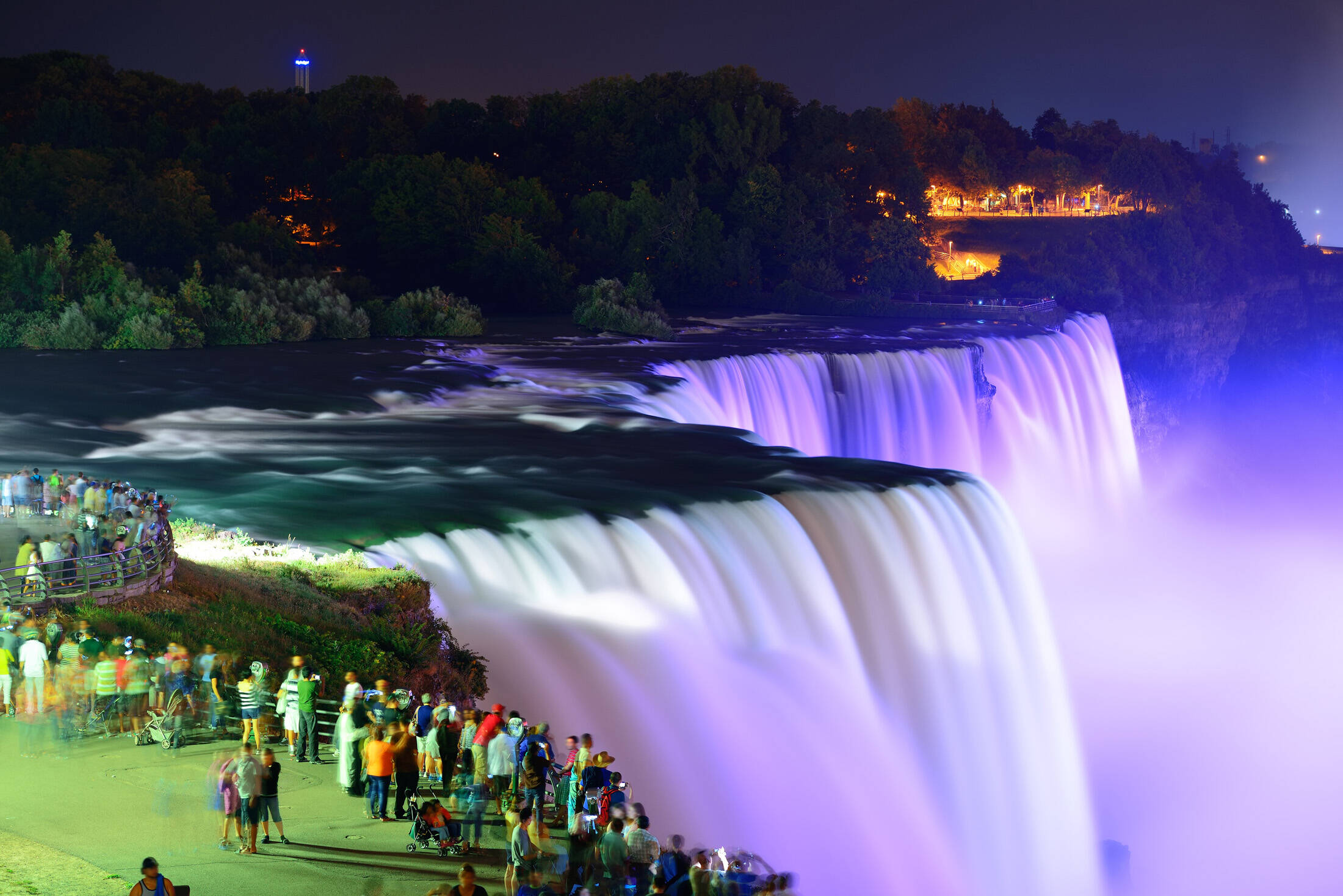 De Niagara Falls: een bezienswaardigheid in Canada én Amerika Niagara Falls: bezienswaardigheid canada en amerika