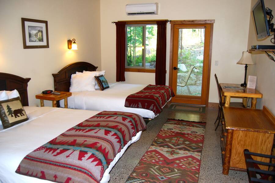 Glacier Guides Lodge Glacier Guides Lodge